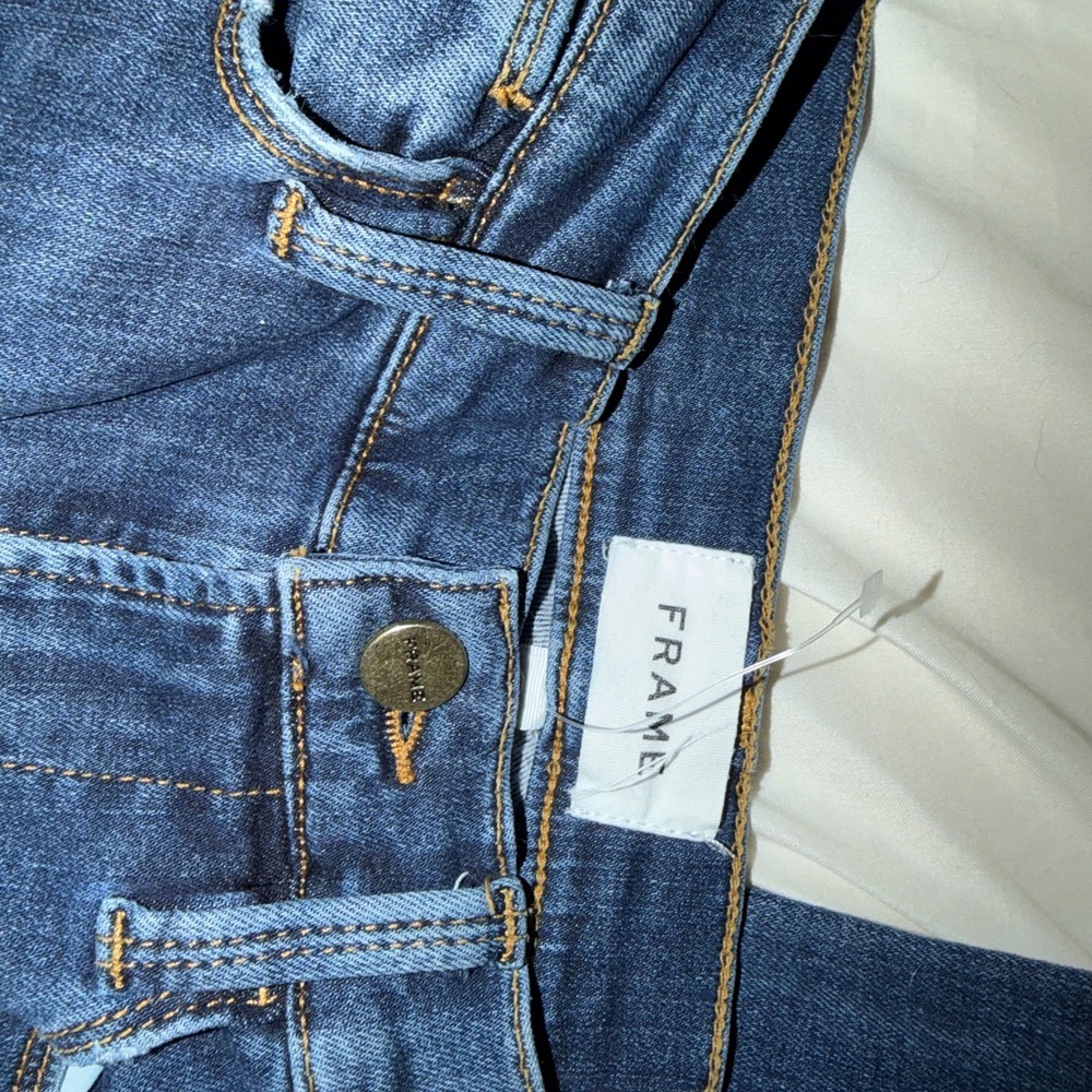 Frame Denim Women's High Rise Blue Jeans . Cropped. Like new. Le high straight.